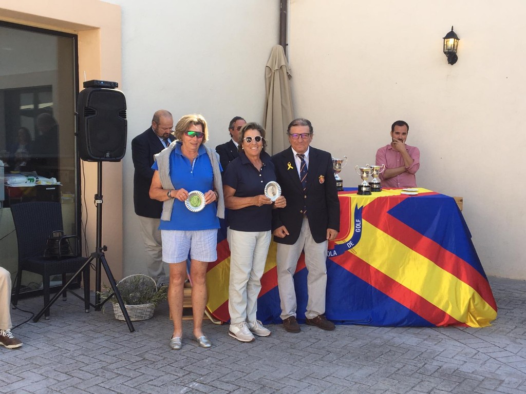 Milagros Yanes e Isabel Pereiro - Campeonas de España Dobles Senior Femenino en la categoría de más de 60 Años.