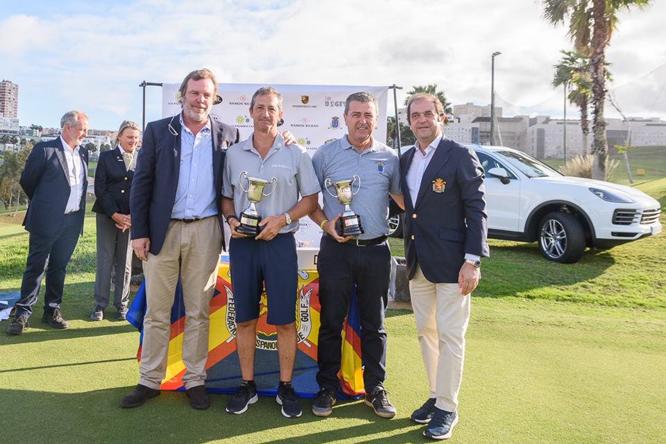 Victoria de Bernabé González - Cesar Fernández de Caleya, sobre los greenes de Las Palmeras Golf 