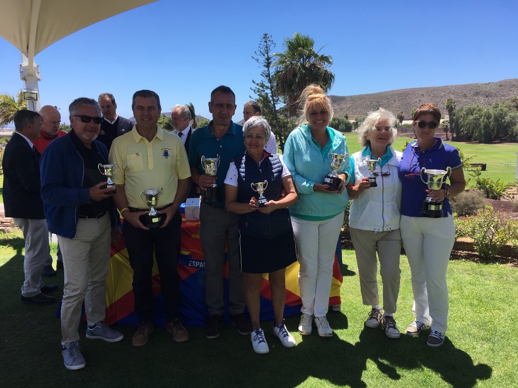 Laura Batista y Carlos Vega, ganadores del Internacional de España Senior de Pitch & Putt 2019 en Golf Los Palos Golf