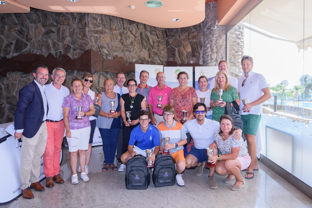 Juan L. y Fco. Luis Bethencourt y Andrea Ramos y Maria Castillo CAMPEONES del Campeonato Dobles Amateur de Canarias 2019 Masculino y Femenino