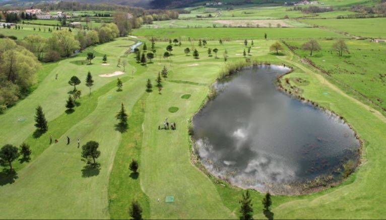 La jugadora canaria Laura Batista, segunda clasificada hándicap en el Puntuable Nacional de Pitch & Putt 2019 en Lizaso Golf (Navarra)