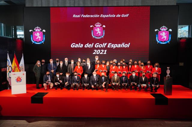 Rafael Cabrera Bello y María Castillo Dolagaray homenajeados en Gala del Golf Español 2021.