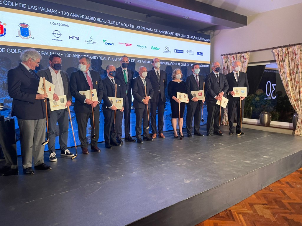 Emotivo acto de homenaje a las familias de los socios fundadores del Real Club de Golf de Las Palmas y a los clubes españoles centenarios