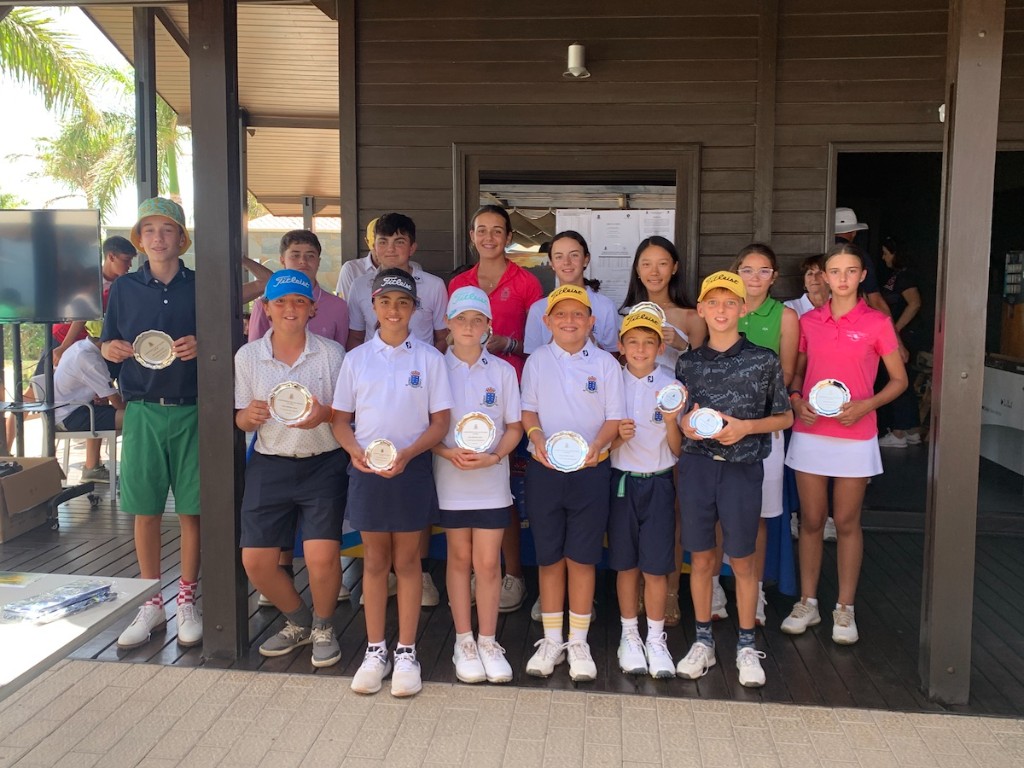 Sofia Henningsen Suárez y Nicolás Vidal Reig - CAMPEONES SCRATCH - del Campeonato de Las Palmas Juvenil 2024.